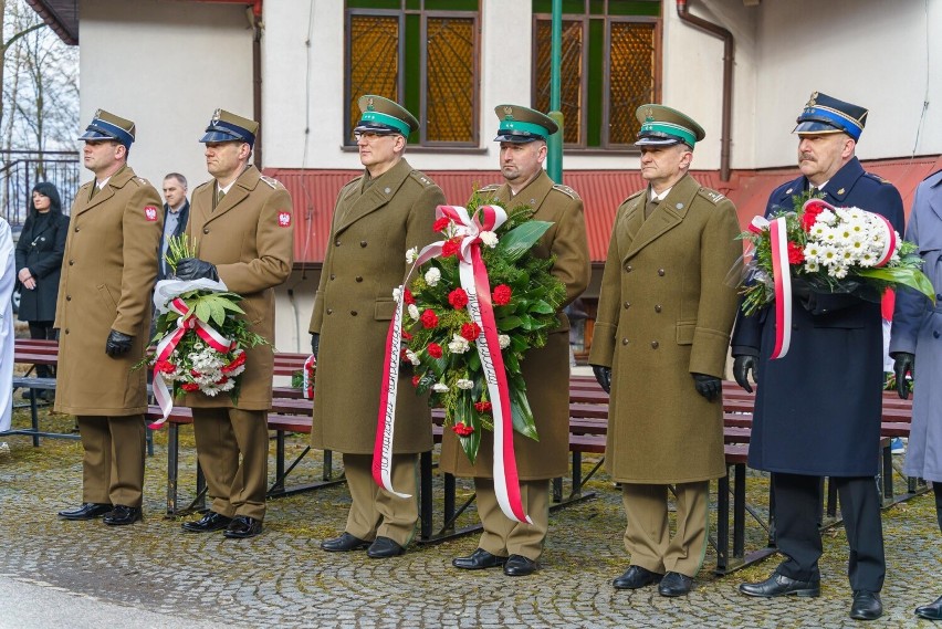 Sądeczanie oddali hołd ofiarom katastrofy smoleńskiej [ZDJĘCIA] 