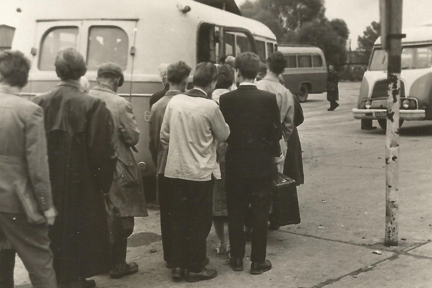 Początki. Pierwsze autobusy marki Star-52, popularnie...