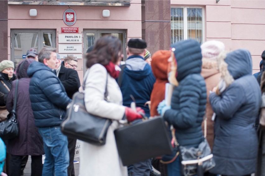 Protest frankowiczów, Warszawa. Manifestanci chcą wszczęcia...