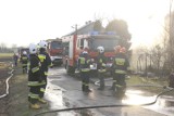 Groźny pożar w Kostusinie w gminie Witonia. W akcji strażacy z dwóch powiatów [ZDJĘCIA!]