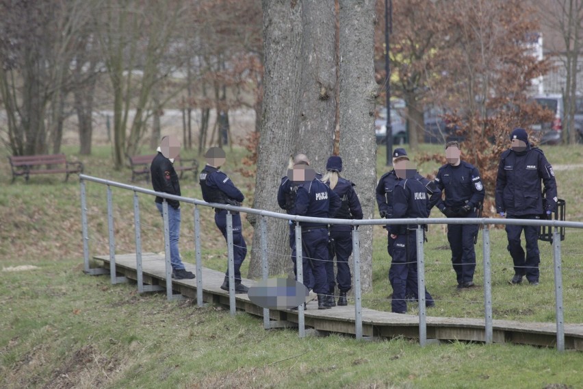 Wyłowiono ciało mężczyzny z Klasztornych Stawów w Słupsku