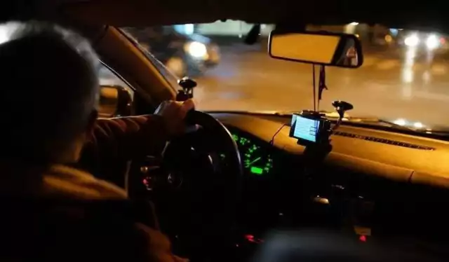 W Łodzi brakuje taksówkarzy. Co jest przyczyną coraz mniejszej ilości kursów? Czy pandemia dotyka również kierowców taksówek?