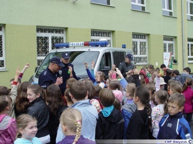 Policjanci z Białegostoku spotkali się z dziećmi [zdjęcia]