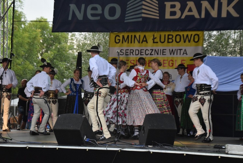 Dożynki w Dziekanowicach odbyły się na terenie...