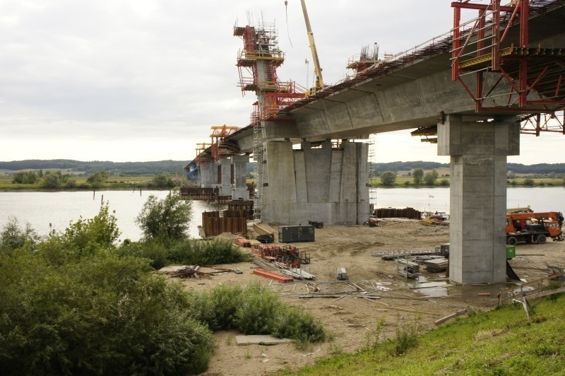 Kwidzyn: Budowa mostu przez Wisłę. Zobacz postęp prac na zdjęciach Internauty