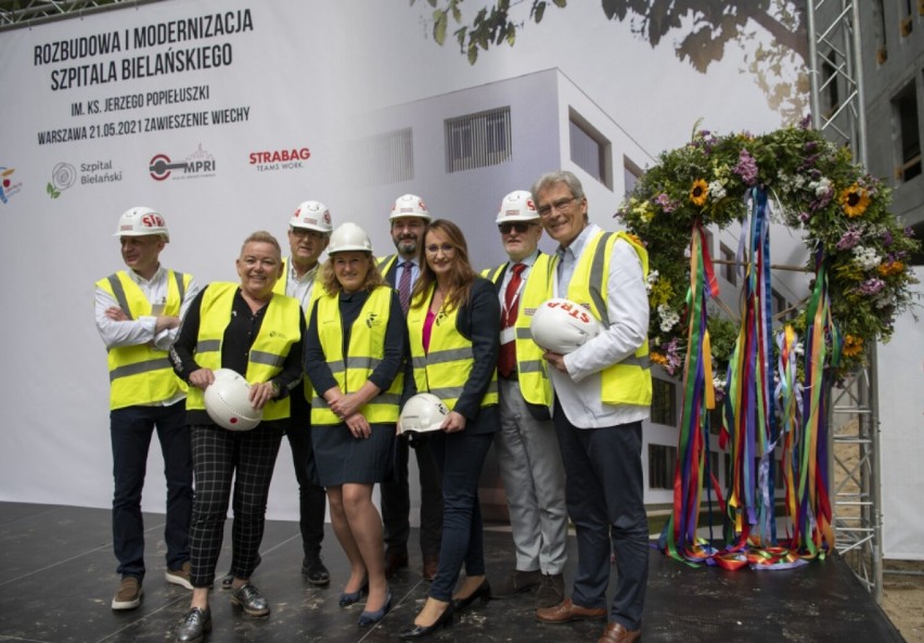 Nowe skrzydło Szpitala Bielańskiego. Zakończono ważny etap...