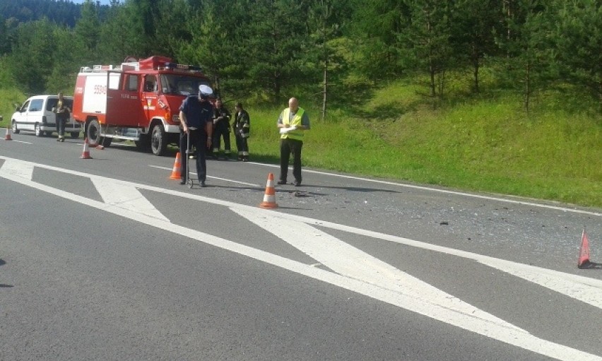 Jaszczurowa. Zderzyły się dwa samochody, dwie osoby ranne [ZDJĘCIA]