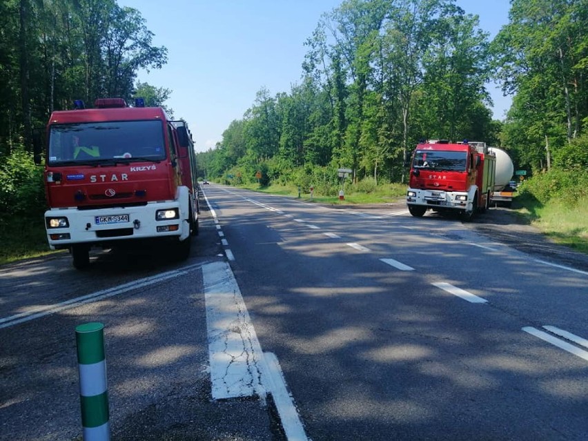 Wypadek na krzyżówce ryjewskiej. Zderzyły się osobówka i cystera, ranne 3-letnie dziecko [ZDJĘCIA]