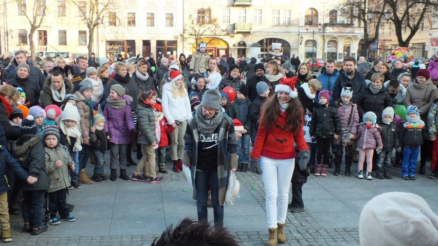 Na rynku  w Chełmnie zorganizowano mikołajkowe atrakcje pod hasłem “List od świętego Mikołaja”