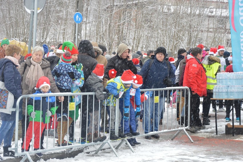 Santa Run Kartuzy 2018. Santa Run Kids i parada „Mikołaje na rowerach” - ZDJĘCIA, WIDEO cz. 3