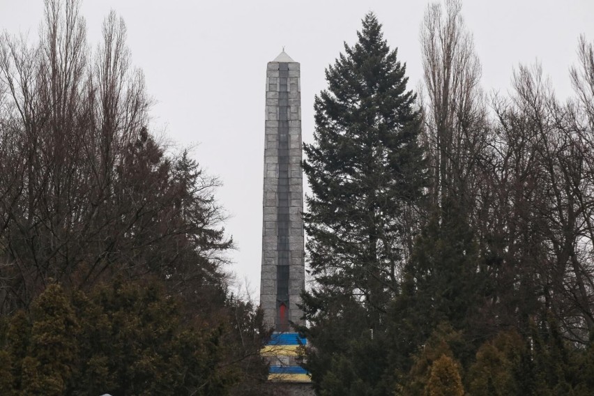 Poprzednio pomnik został zniszczony tuż po agresji Rosji na...