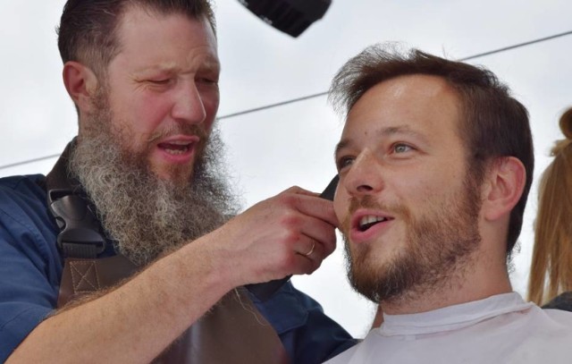 Ekipa barberów z Adamem Szulcem na czele stylizowała już sieradzan podczas Open Hair 2016