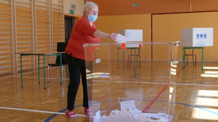 Wybory prezydenckie 2020. Głosowanie w II turze w gminie...