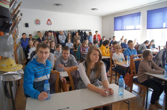 Konkurs wiedzy pożarniczej w Radomsku. Eliminacje powiatowe 2014