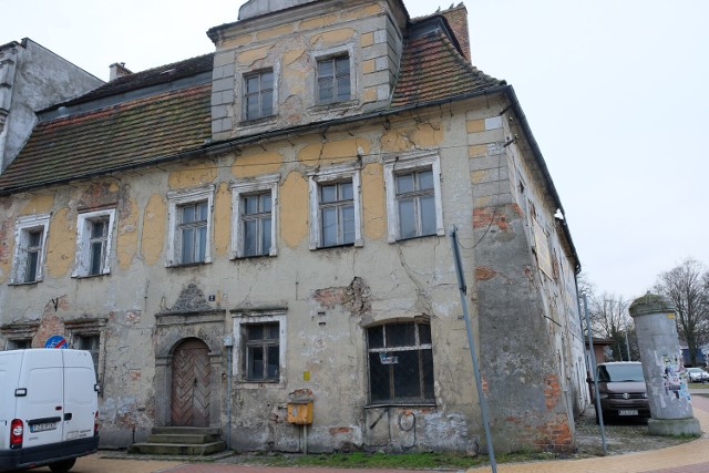 Kamienica przy ulicy Żagańskiej ma niemal czterysta lat. Niestety, jest w opłakanym stanie.