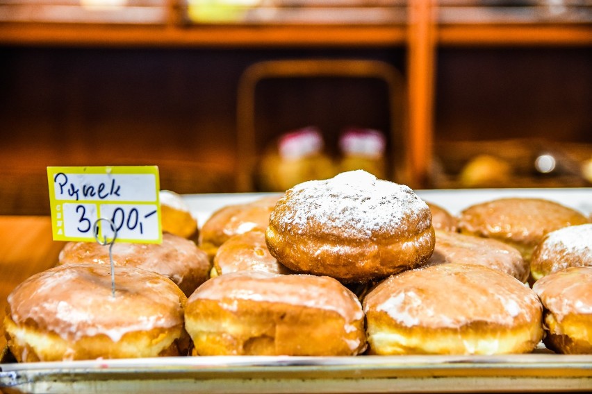 Tłusty Czwartek. Najczęściej polecane cukiernie i piekarnie w Żarach. Czy wiecie, gdzie kupić najlepsze pączki w naszym mieście?