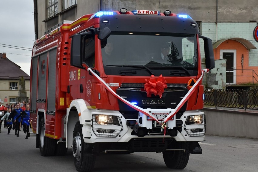 Powiatowo- gminne obchody Dnia Strażaka w Liskowie. Poświęcono też nowy wóz bojowy. ZDJĘCIA