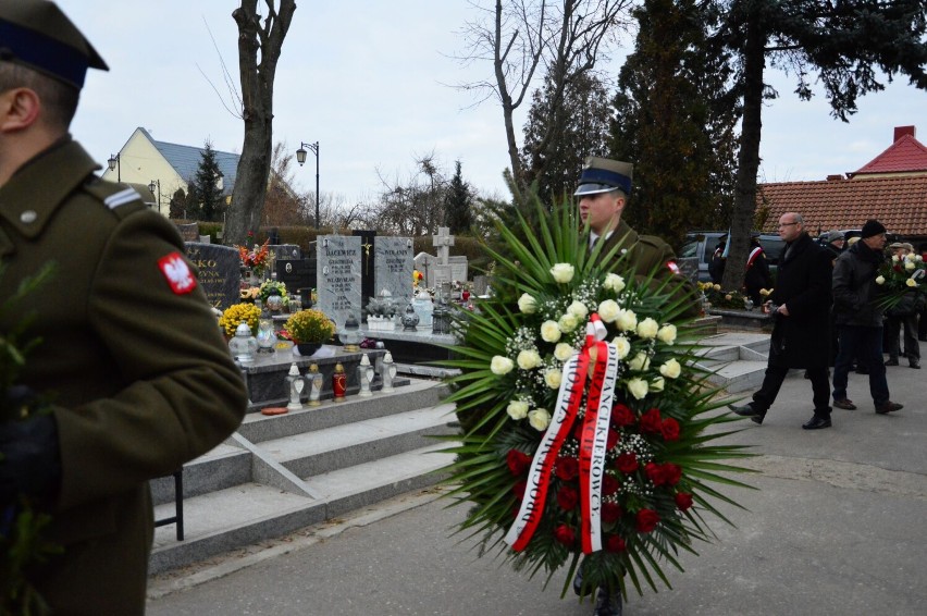 Kwidzynianie pożegnali generała Andrzeja Malinowskiego. Uroczysty pogrzeb odbył się na cmentarzu komunalnym [ZDJĘCIA]