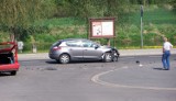 Zderzenie samochodów na skrzyżowaniu Wałów Jana Kazimierza i Mostowej