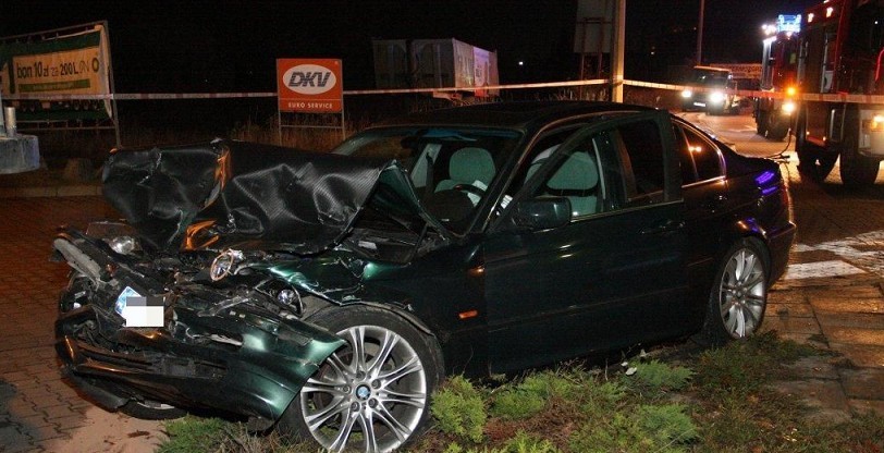 Opole:Kierowca BMW wjechał w cysternę na stacji benzynowej BP przy ulicy Plebiscytowej [ZDJECIA]