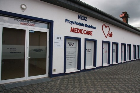 Przychodnia Rodzinna Mediccare usytuowana jest tuż przy PoloMarkecie na ulicy Mickiewicza