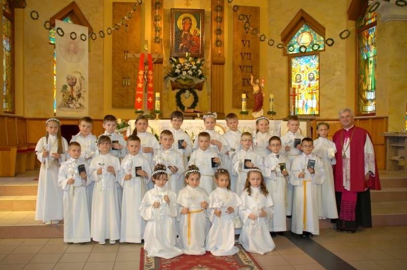 Zobacz zdjęcia z uroczystości I Komunii św. w parafii św. Floriana