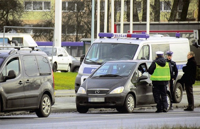 Patrol drogówki uczestniczący we wczorajszej akcji pojawił się m.in. na al. Jana Pawła II, przy skrzyżowaniu z ul. Pabianicką.