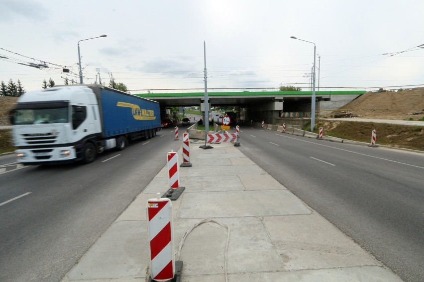 Znowu zmiany przy Diamentowej w Lublinie. Ruch pod wiaduktem tylko po jednej jezdni