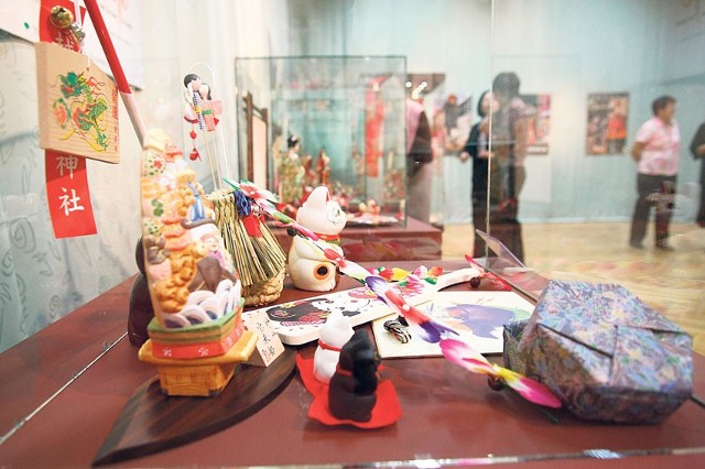 W łódzkim Muzeum Archeologicznym i Etnograficznym będzie można także obejrzeć japońskie kimona, ceramikę, lalki i przedmioty codziennego użytku.