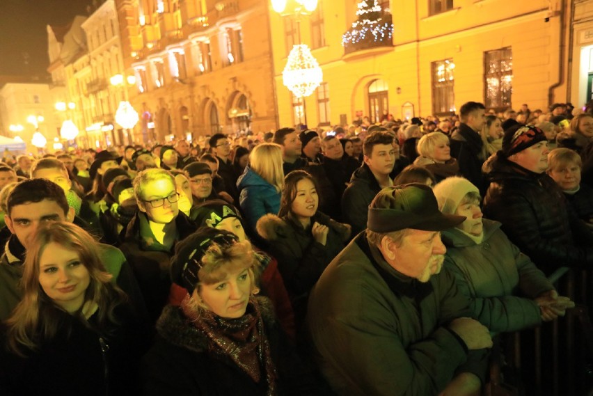 Toruń tradycyjnie przywitał Nowy Rok imprezą na Rynku...