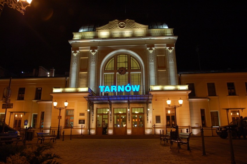 Dworzec kolejowy w Tarnowie powstał w 1910 roku. W latach...