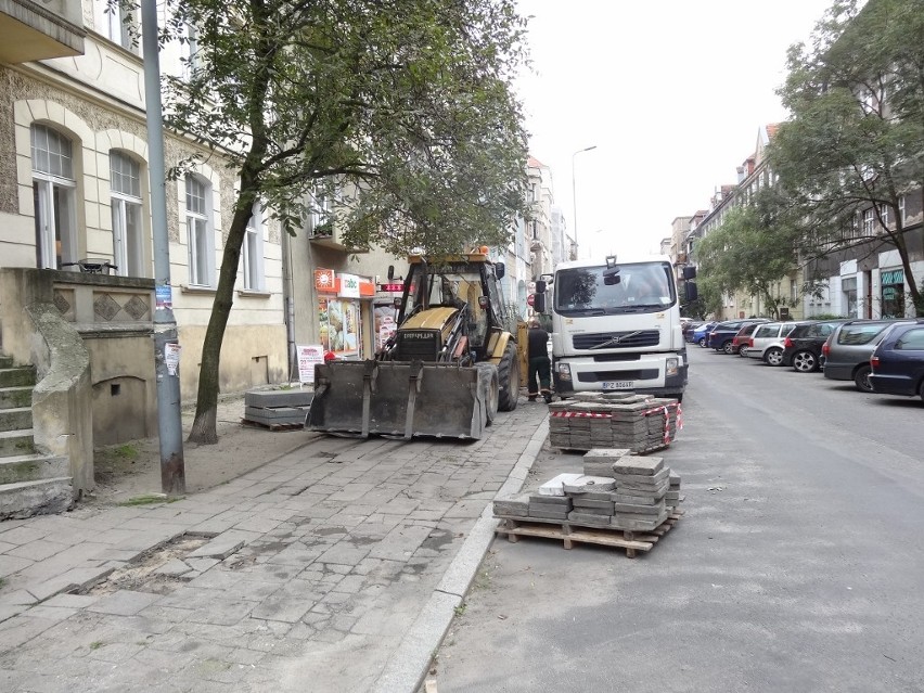 Odnawiane są chodniki, głównie na Łazarzu i Grunwaldzie