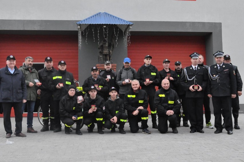 Strażacy pokonali łącznie ponad 100 km przejeżdżając przez...