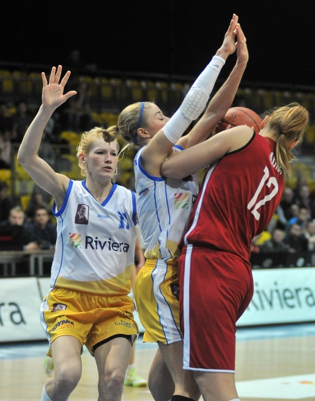 27.10.2013 gdynia basket liga kobiet . mecz riviera gdynia - wisla can-pack krakow na zdjeciu: ..fot. przemek swiderski