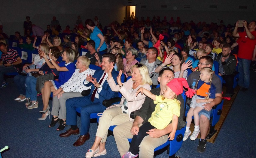 Przedszkolaki z Malborka śpiewały dziecięcą poezję [FILM, ZDJĘCIA]. „Cały świat ma tyle lat, ile dzieci mają lat!"