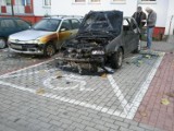 Spłonął samochód przy ul. Hubalczyków w Słupsku (zdjęcia)