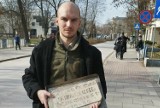 Historyczne pamiątki z burzonych kamienic przy ulicy Paderewskiego w Kielcach uratowane. Zobacz zdjęcia
