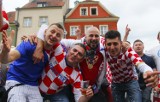 Euro 2012: Chorwaci grają i śpiewaja na Starym Rynku w Poznaniu [ZDJĘCIA]