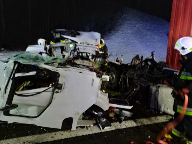 Wypadek samochodu ciężarowego na autostradzie A1 pod Grudziądzem