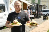 Pyszne jedzenie, koncerty i kino letnie. Ruszył Food Park przy Orlej w Kielcach. Jest dużo nowości. Zobaczcie zdjęcia i film