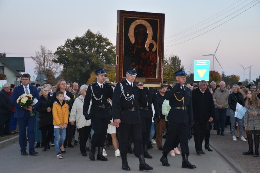 Obraz Matki Boskiej Częstochowskiej dotarł do Szymanowic