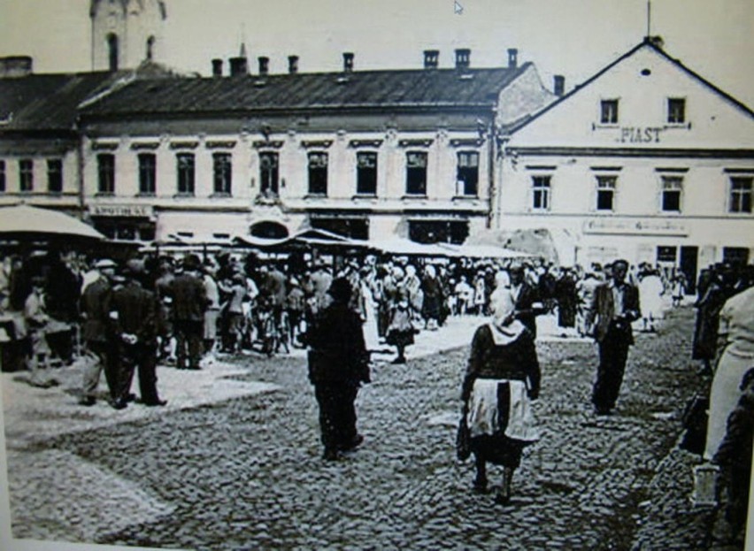 Sklep przedwojennej spółdzielni Piast na oświęcimskim Rynku