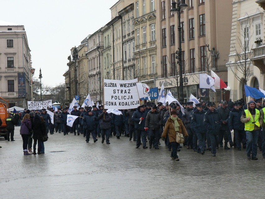 Z kolei Służba Więzienna stawiła się w dużo lepszym składzie...