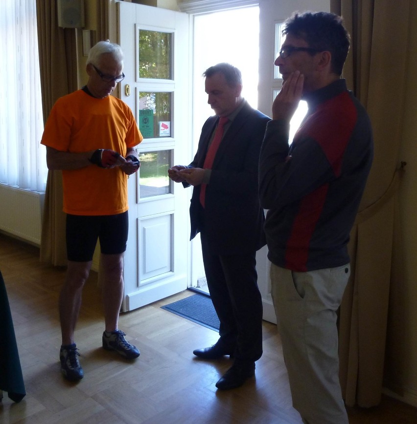 Ambasador Holandii przyjechał do Malborka na rowerze. Zatrzymał się w drodze z Warszawy do Gdańska