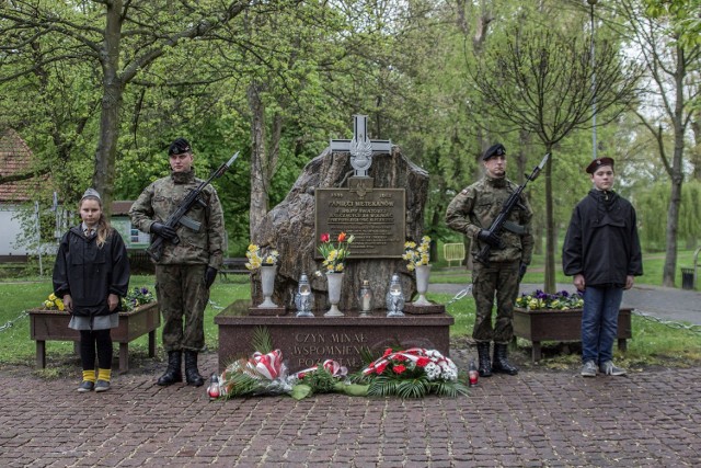 Żołnierze 17. Wielkopolskiej Brygady Zmechanizowanej z Międzyrzecza uczcili 72 rocznicę zakończenia II Wojny Światowej.
