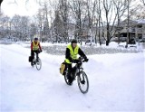 Mokry śnieg na ścieżkach rowerowych w Słupsku. Czy jazda na rowerze to sport sezonowy? [FELIETON ROWEROWY]