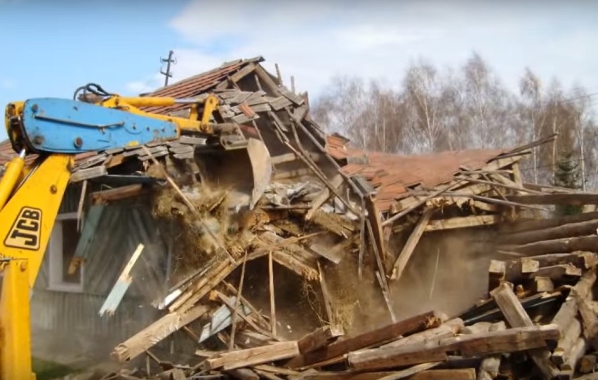 Jeleśnia: Zrównała z ziemią domek sąsiada