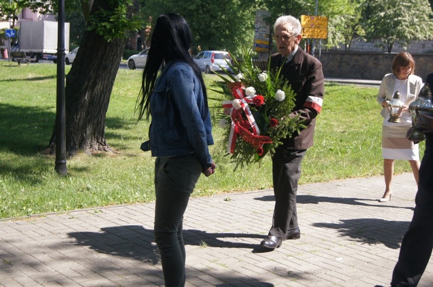 Radomsko: Kwiaty w rocznicę zakończenia II wojny światowej