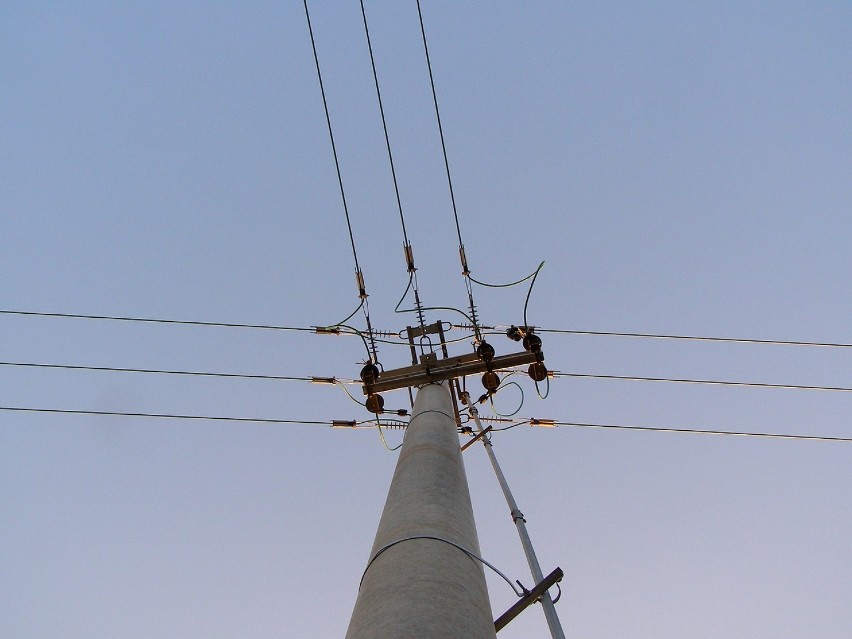 Tu nie będzie prądu w tym tygodniu. Planowe wyłączenia prądu w gminie Zduńska Wola, Szadek, Łasku i Bilewie