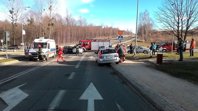 Wypadek w Jastrzębiu: zderzenie trzech osobówek